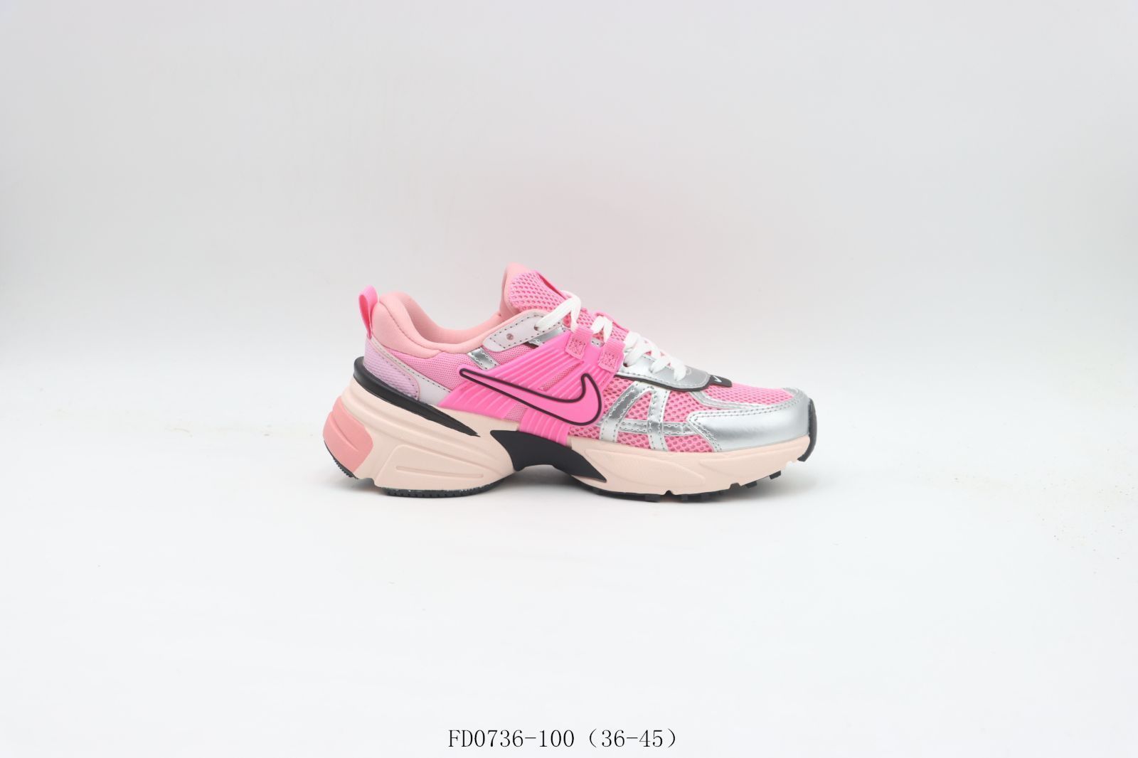 今日 ナイキ Nike ランニングシューズ FD0736-100 ピンク - シルバー