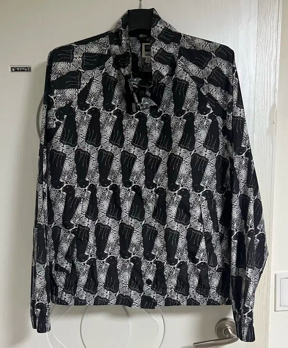 XL 110 VANS ヴァンズ X OPENING PROJECT オープニングプロジェク セレモニー レオパード ジャケット ー 黒