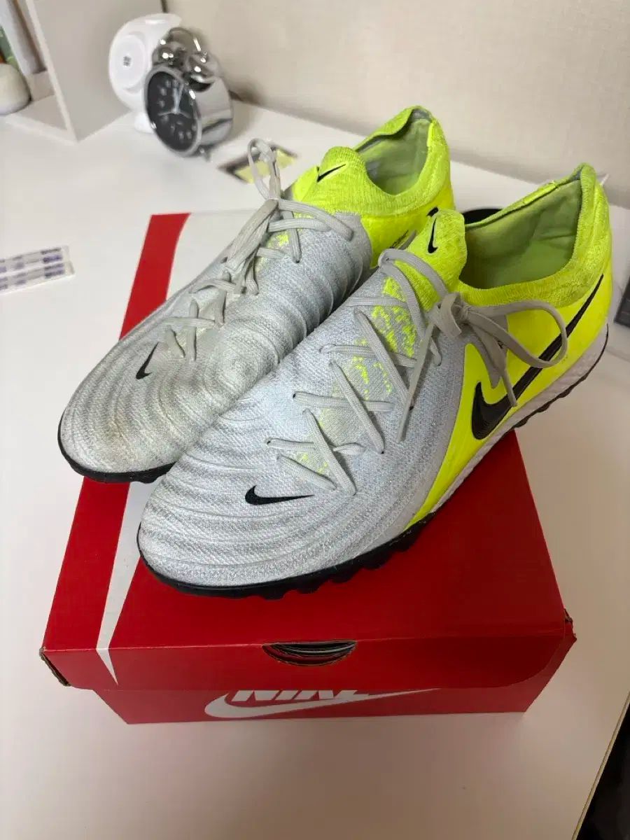 ナイキ FANTOM GX2 プロ TF 285