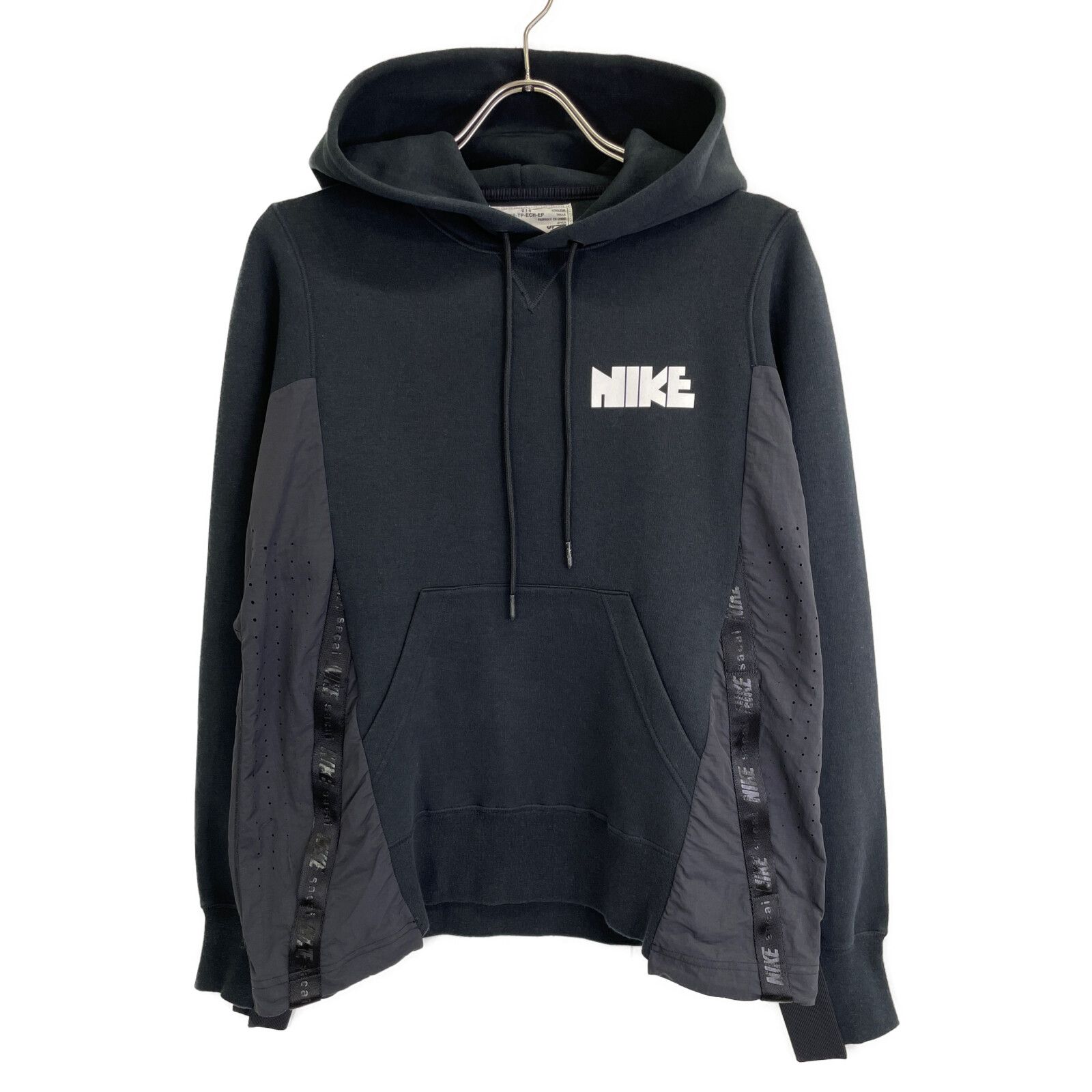NIKE ナイキ ×sacai ﾌﾞﾗｯｸ NRG HOODIE ﾄﾞｯｷﾝｸﾞﾌﾟﾙｵｰﾊﾞｰﾊﾟｰｶｰ XS