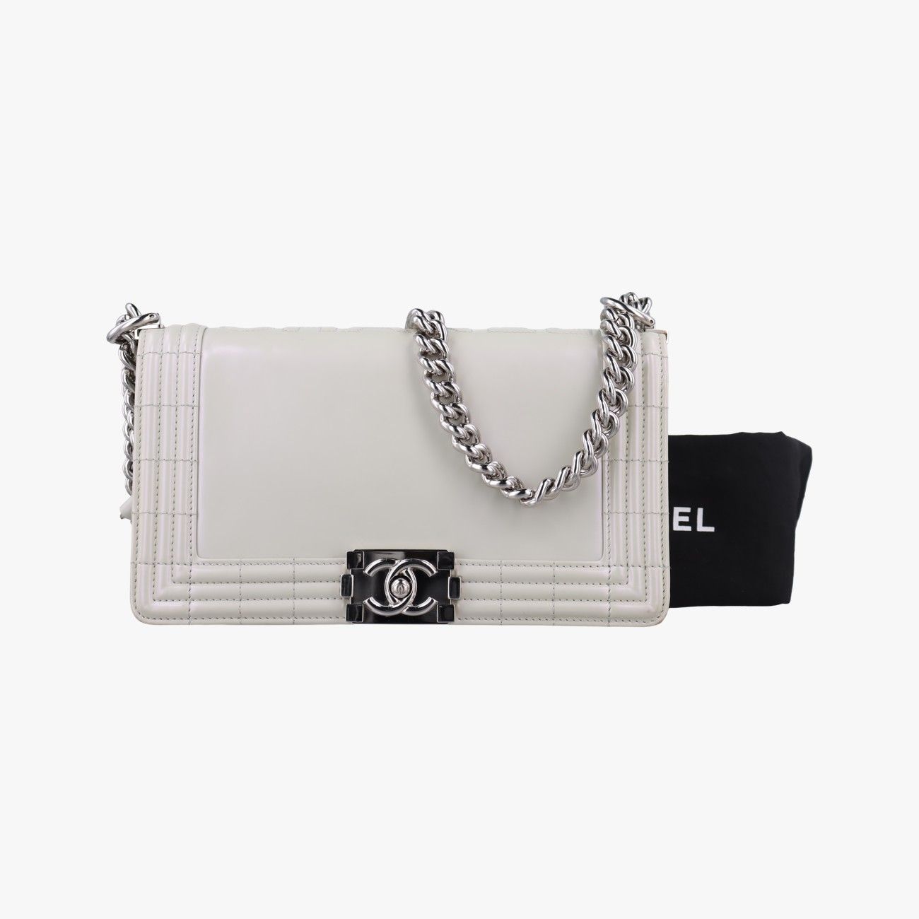 シャネルChanelボーイシャネル グレー パテント A67018 16166246