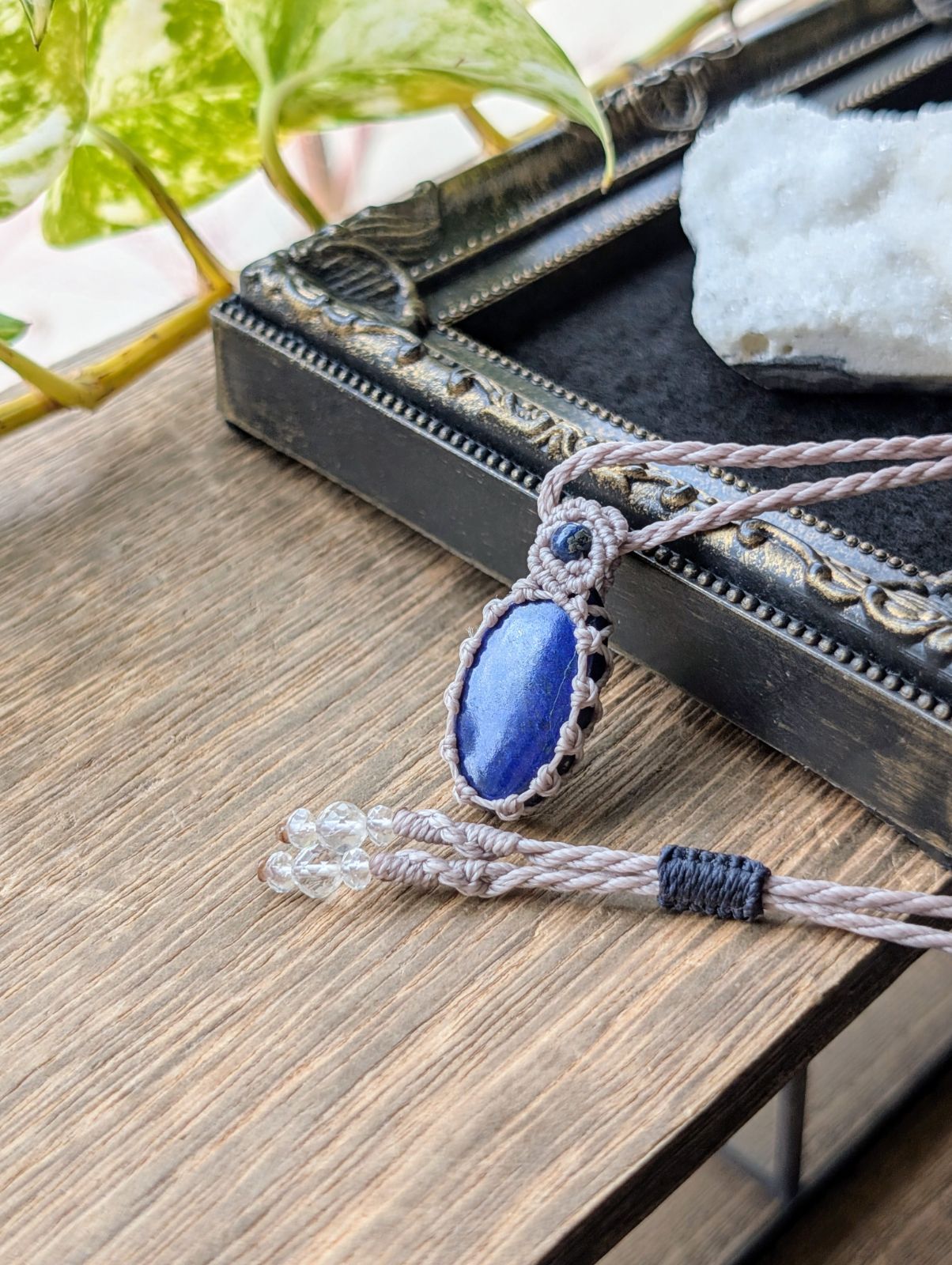 ラピスラズリのマクラメ編みネックレス ペンダント 絹糸）ラピスラズリ