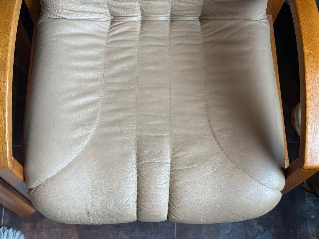 FUKURA フクラ　レザー　アームチェア　レトロ　本革　ミッドセンチュリー FUKURA フクラ レザー アームチェア レトロ 本革 ミッドセンチュリー