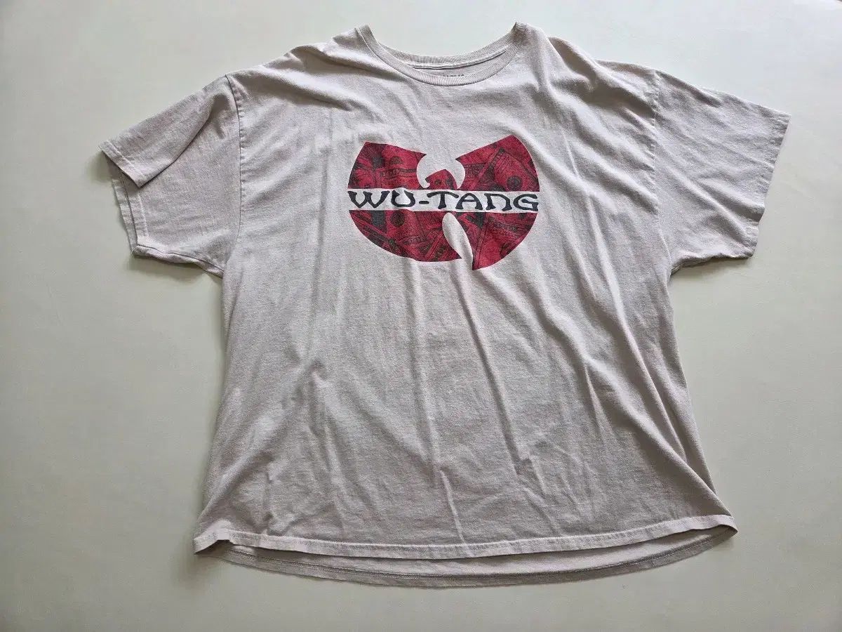 イヤリング ジェリーの世界 写真集「Orecchini etnici」Skira