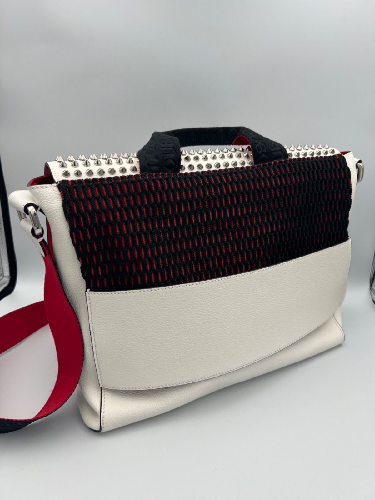 クリスチャンルブタン メッセンジャー バッグ ユニセックス - メルカリ