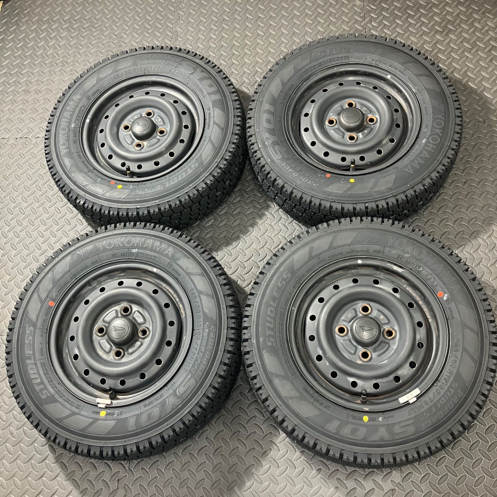 25年製 タイヤ 145 80R12 80 78N LT ヨコハマ SY01 ダイハツ ハイゼット スタッドレスタイヤ 冬タイヤ 1077E