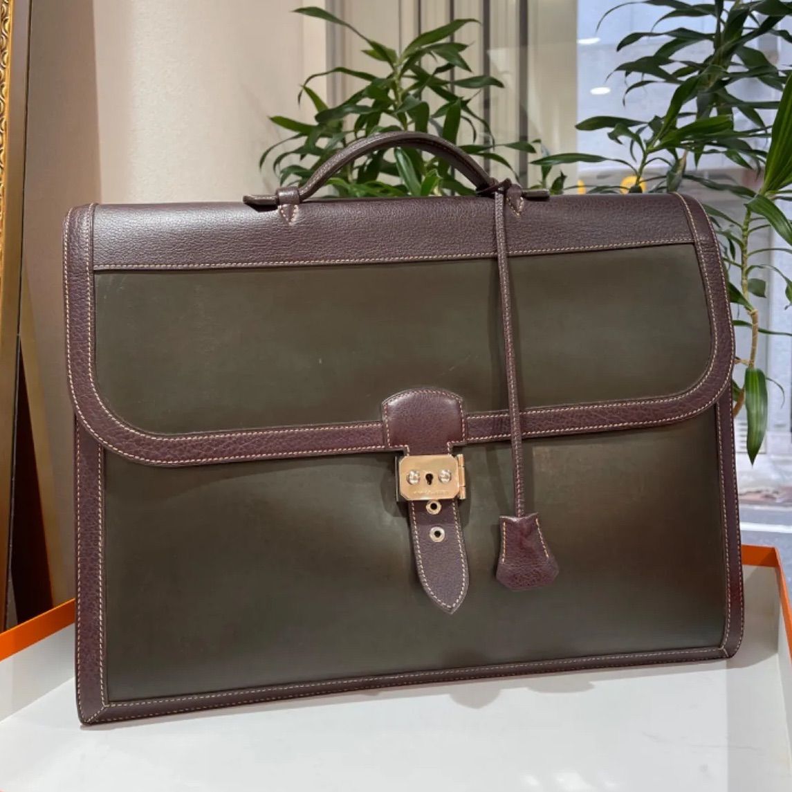 美品】HERMES エルメス サック ア デペッシュ41 アマゾニア×ブッフルスキッパー ダークブラウン シルバー金具 C刻印□ ヴィンテージ 中古  コンビ 書類バッグ ブリーフケース ハンドバッグ トートバッグ ビジネスバッグ メンズ ブランド レザー - メルカリ