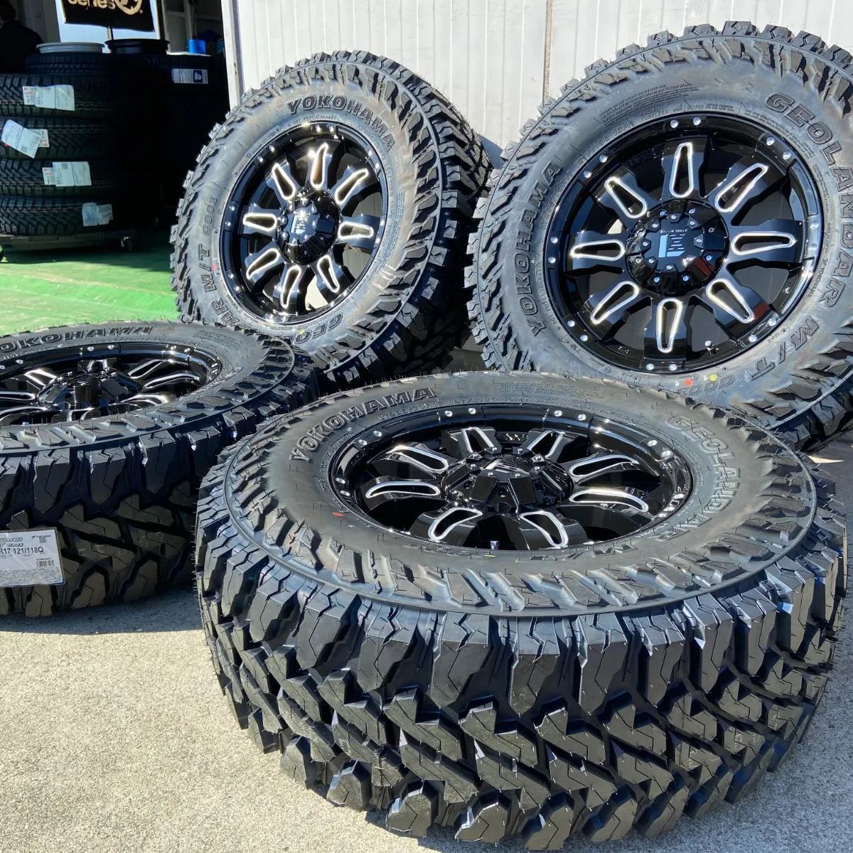 プラドにも適用ですハイラックス　プラド　タイヤホイールセット　20インチ　265/50r/20