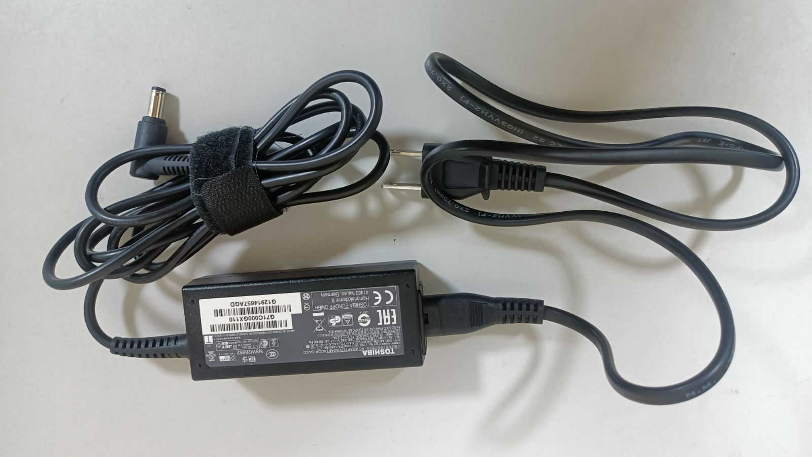 도시바 도시바 19V 2.37A AC 어댑터 전원 케이블 충전기 충전 케이블 컴퓨터 PA5177U-1ACA 다이나북 키라 노트북 노트북 PC 플러그 외경 약 5.5 mm 820-1212