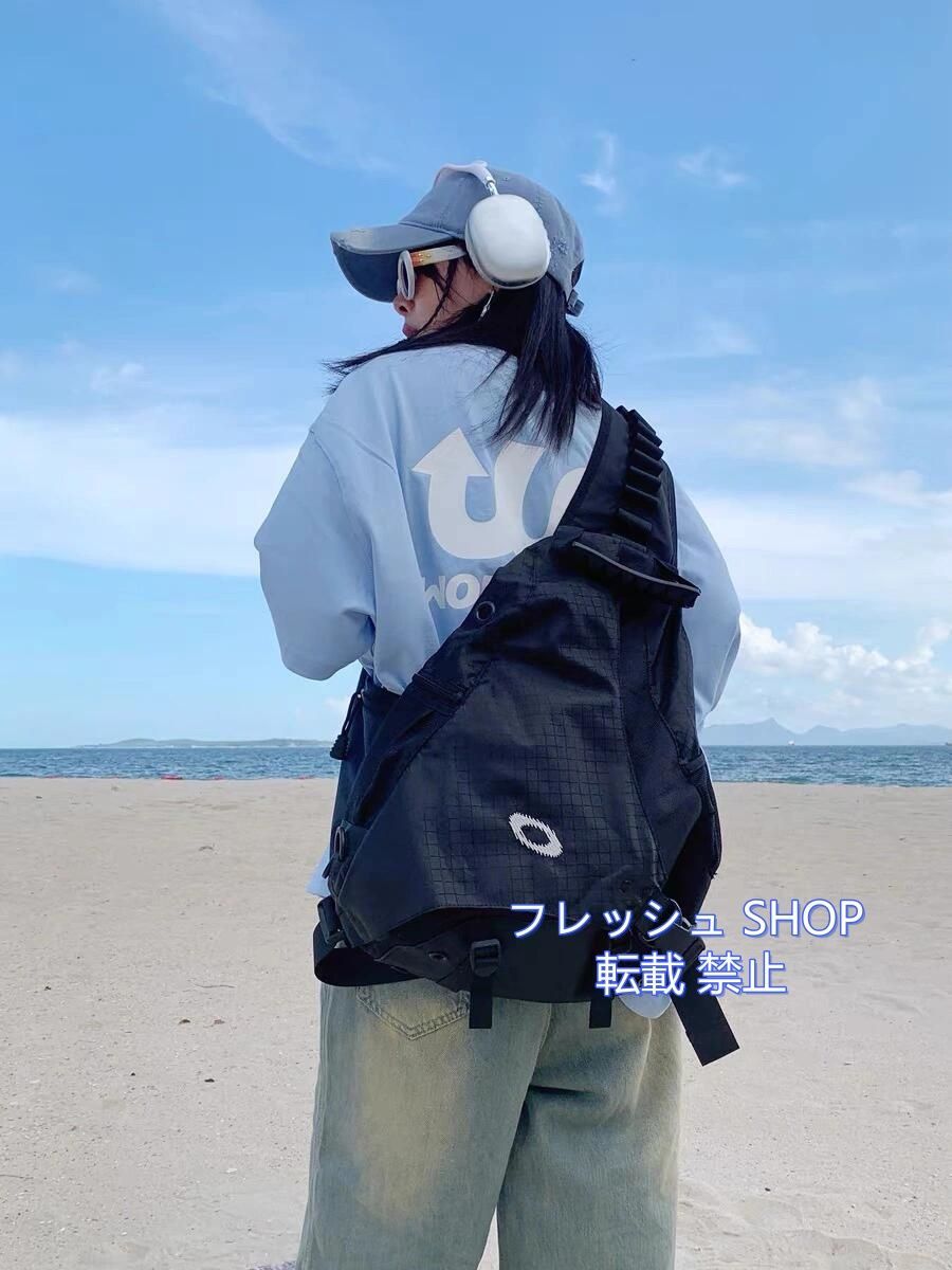 新品OAKLEY オークリー 00s Y2K ボディバッグワンショルダーバッグ オークリー OAKLEY 00s Y2K ワンショルダーバッグ ボディバッグ