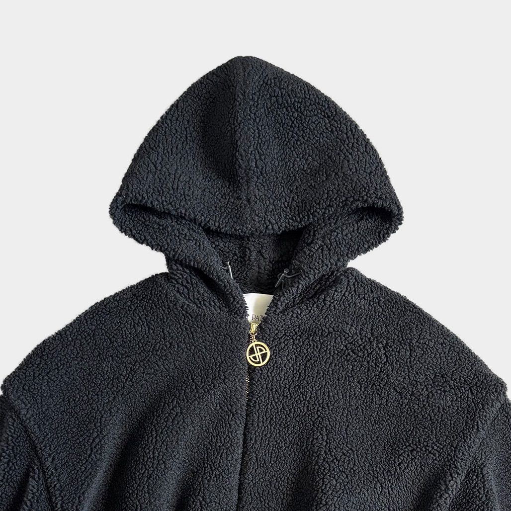 PATOU パトゥ ブラック クロップドボアパーカー 22AーJE056ー9984
