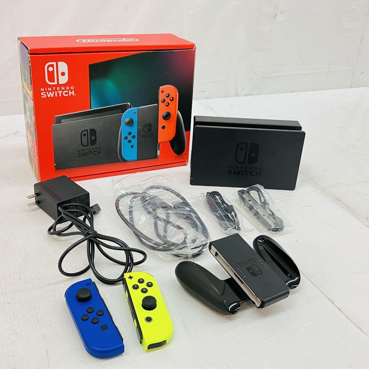 任天堂SWITCH スイッチ　HAC-001 ネオンパープル イエロー 任天堂SWITCH スイッチ HAC-001 ネオンパープル イエロー