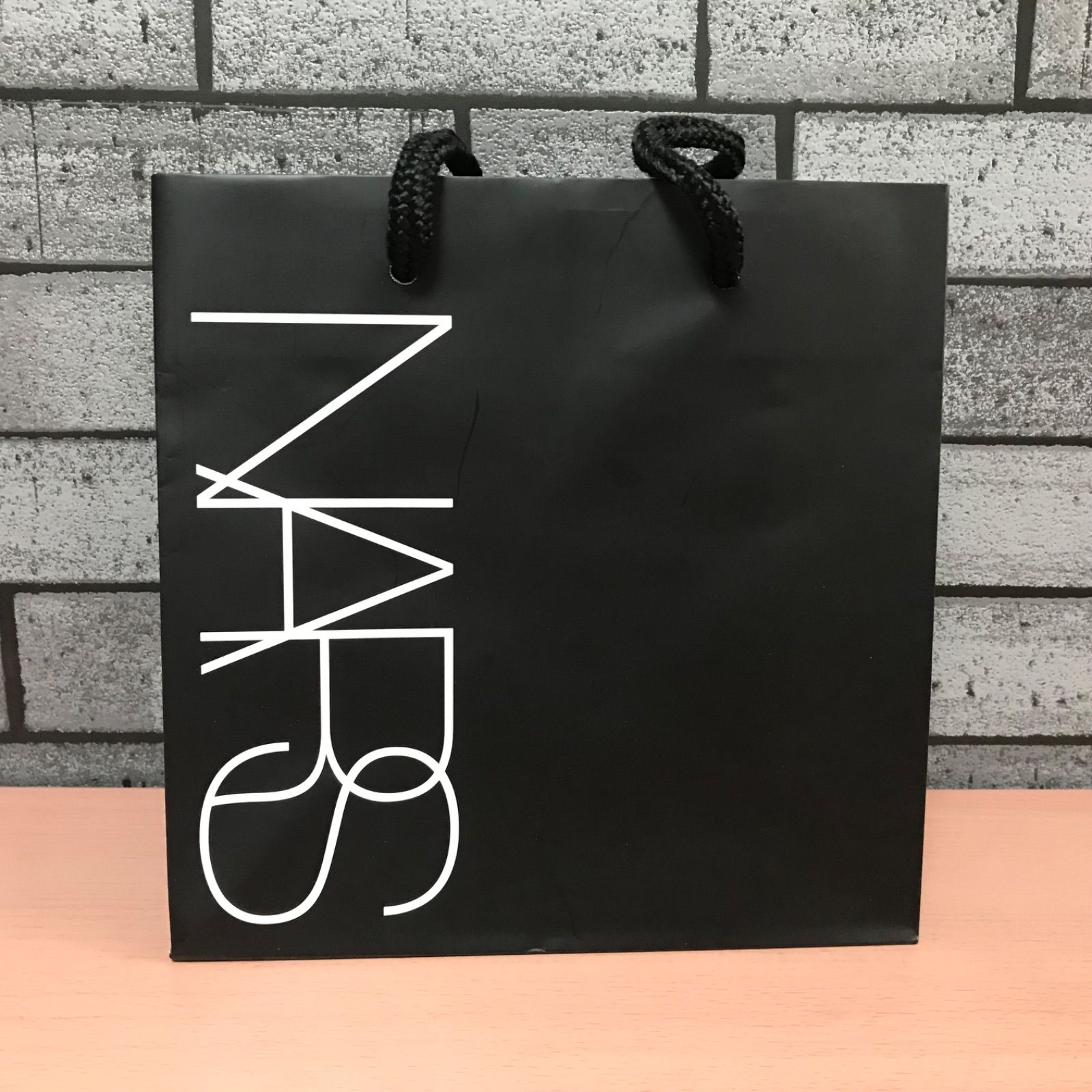 NARS ナーズ ショッパー 紙袋 ブラック 黒 - メルカリ