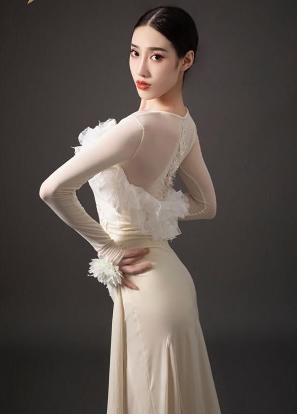 ドレス 社交ダンス