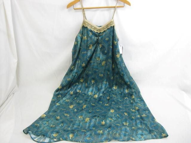 axes femme ディズニーアラジン コラボワンピース 紺色