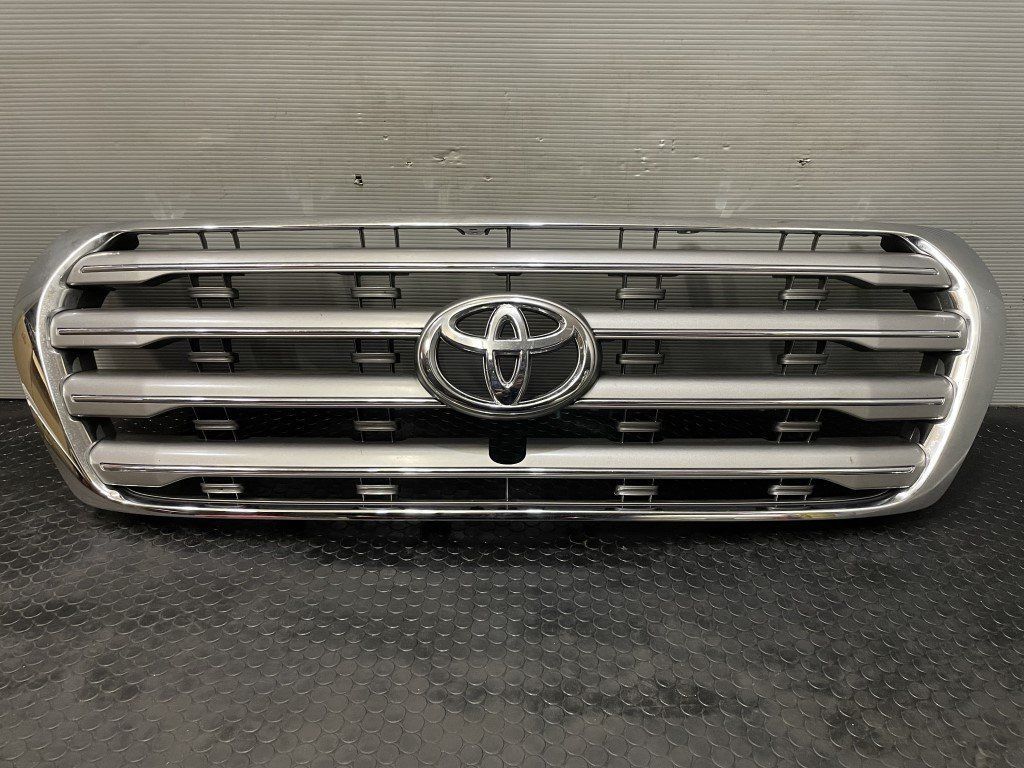 TOYOTA トヨタ ランクル200 後期 純正フロントグリル フロント