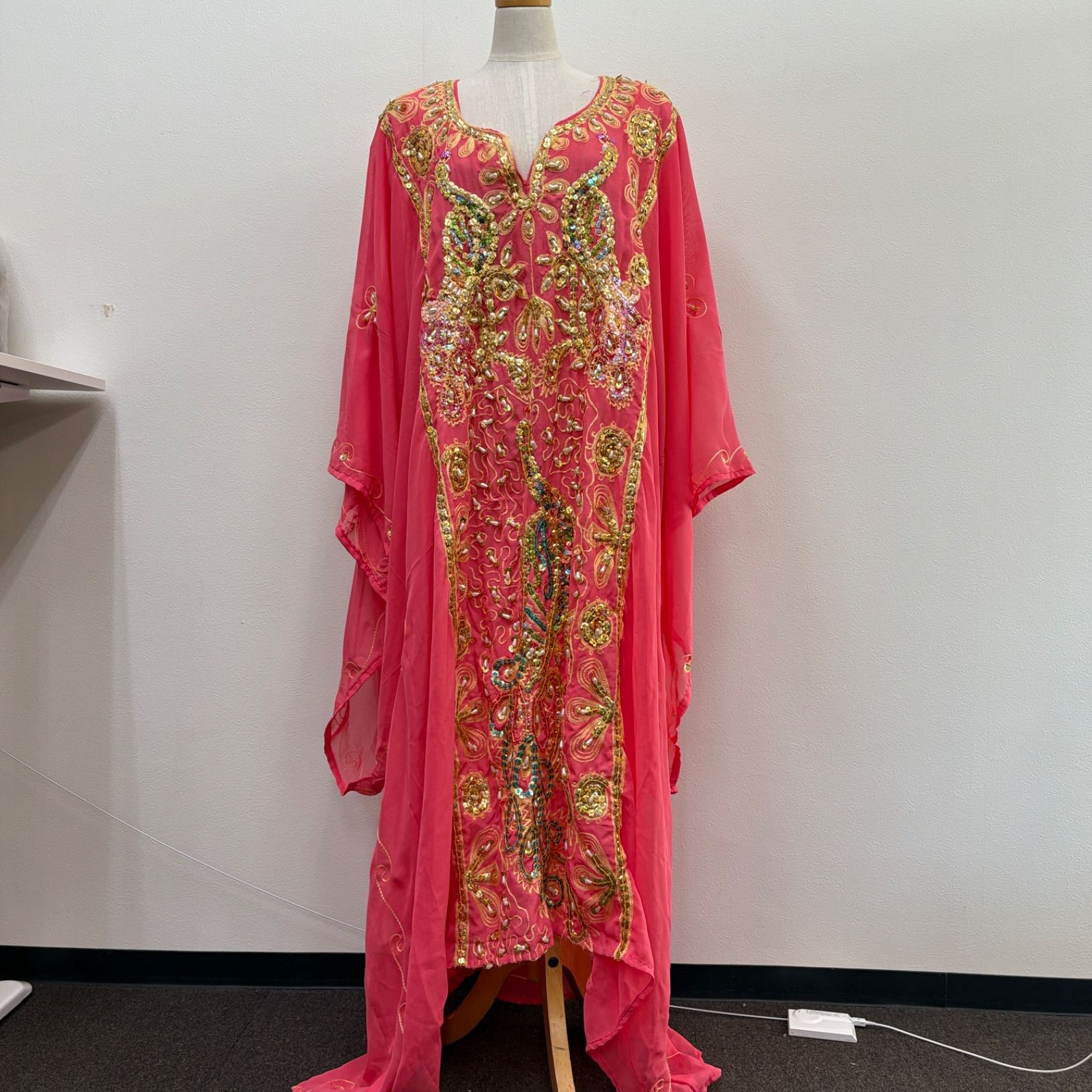 ベリーダンス ダンス衣装 ガラベーヤ コーラルピンク ゴールド