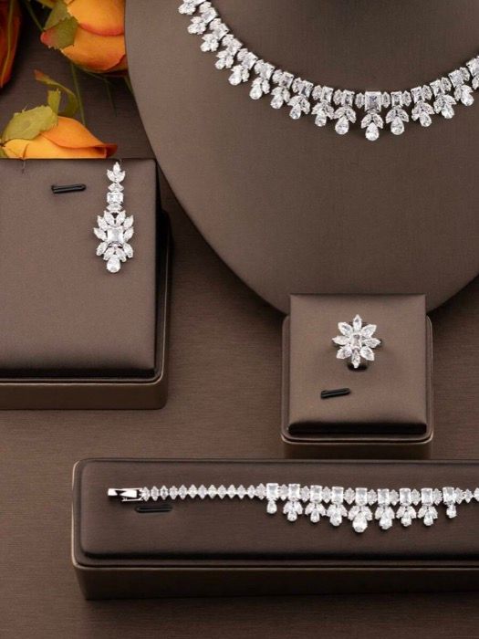 ジュエリー レディース セット 1セット エレガントキュービックジルコニア フラワージュエリーセット ピアス1ペア ネックレス1本 ブレスレット1本 リング1個が含まれます 女性の日常着やパーティーウェアに適し