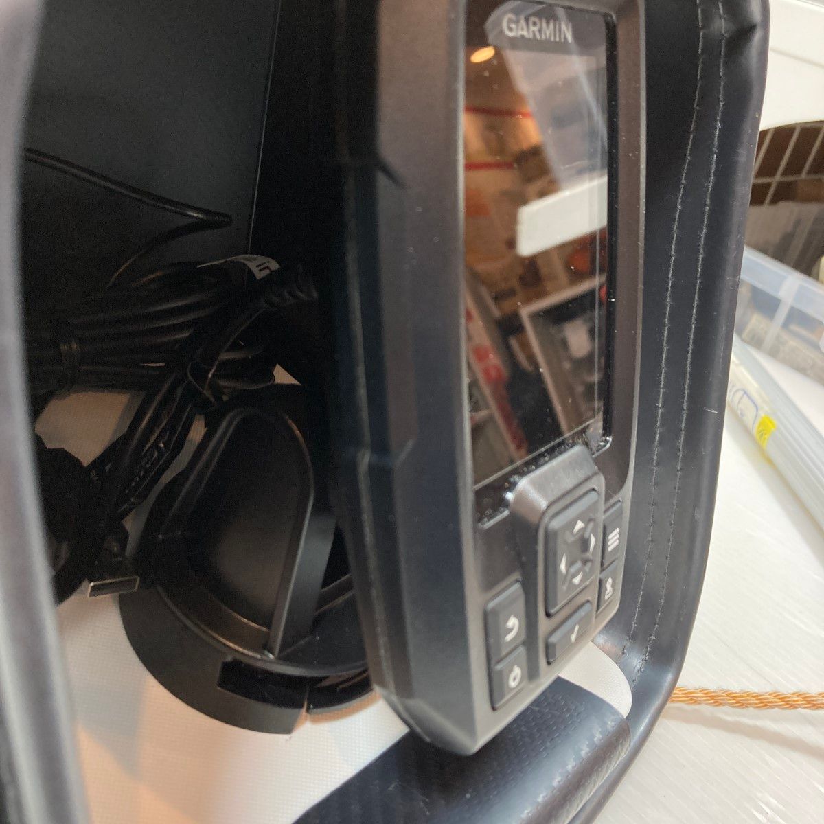 ττGARMIN 魚群探知機 振動子セット/モバイルバッテリー仕様