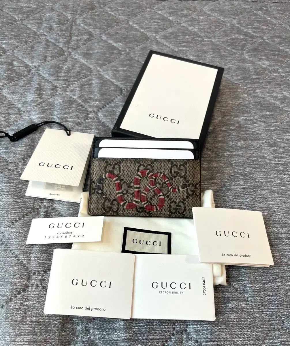 GUCCI グッチ 蛇 カードウォレット