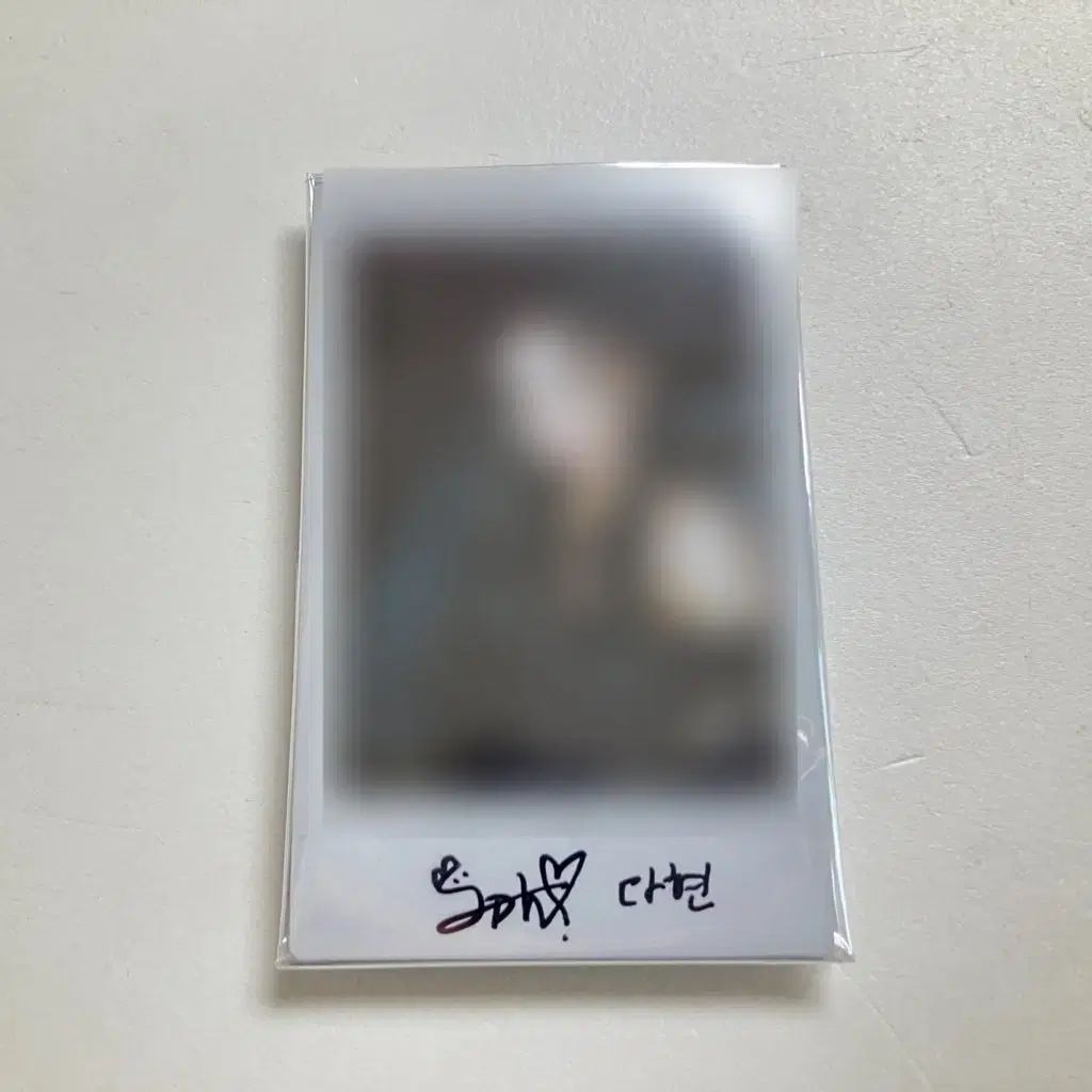 triples ジウ　サイン　チェキ　ポラロイド tripleS JiYeon ジヨン 直筆 サイン ポラロイド チェキ