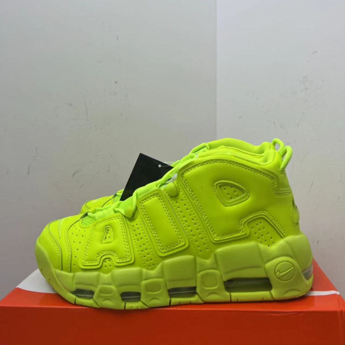 新品未使用ナイキ Nike Air More Uptempo V olt スニーカー