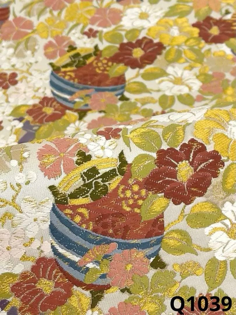 袋帯 糸巻小花詰め 四季の花々 金糸 正絹 六通 Q1039 - メルカリ