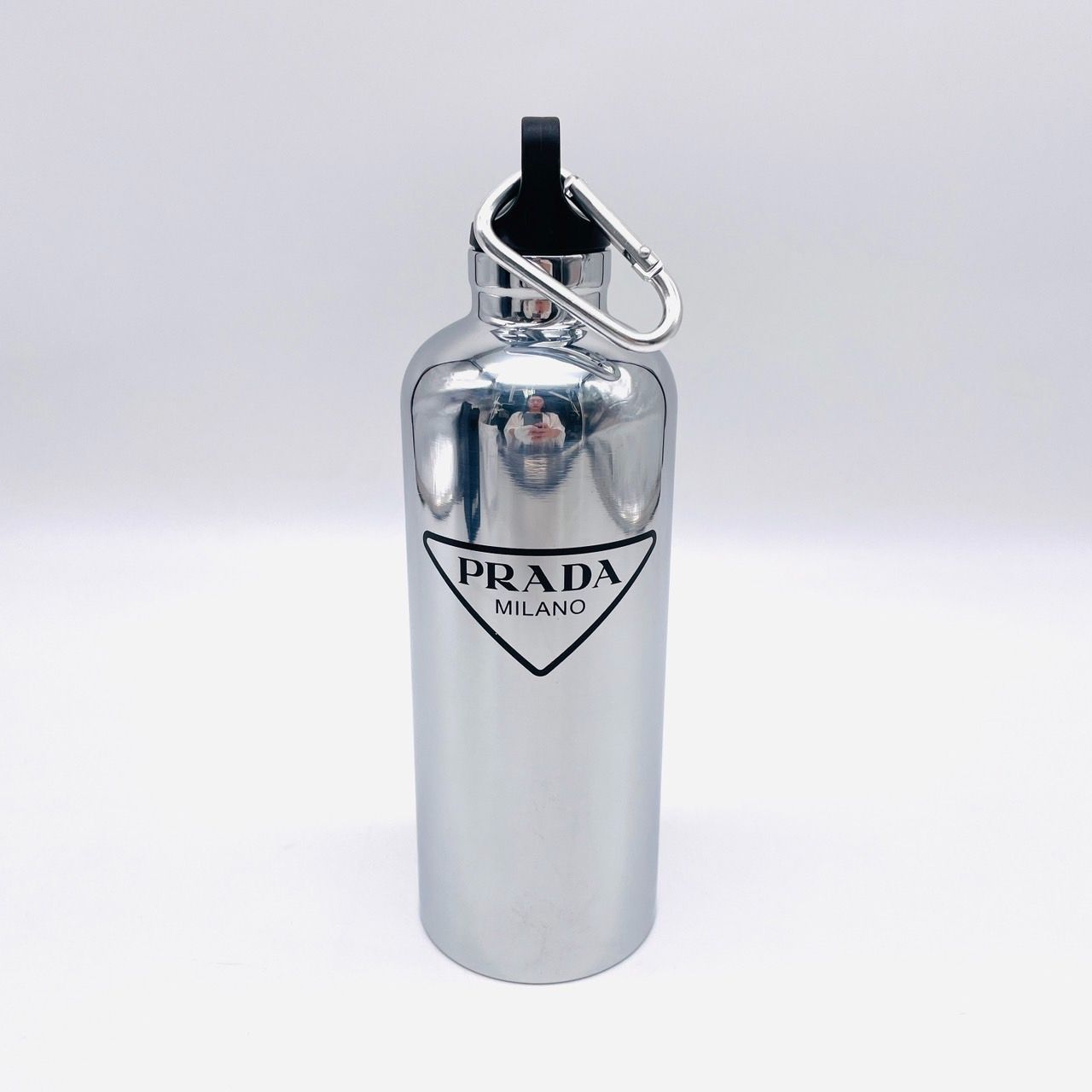 プラダ PRADA ウォーターボトル タンブラー 水筒 三角ロゴプレート 500ml ステンレス シルバー ブラック カラビナ 6-7-382 -  メルカリ