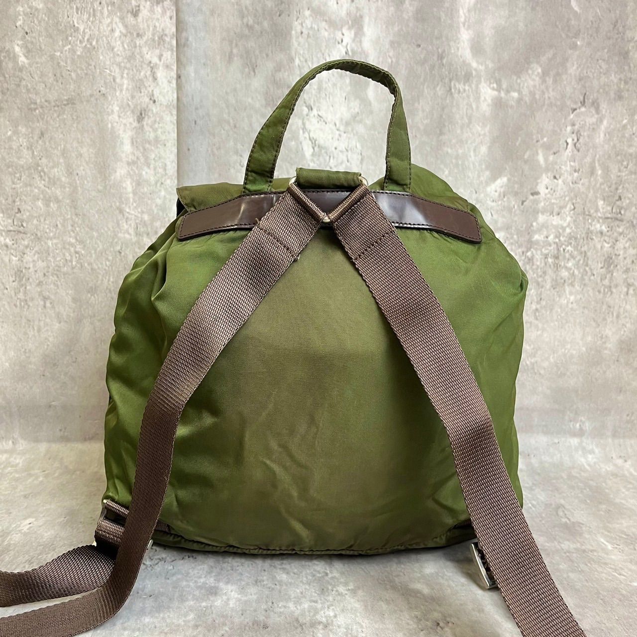 PRADA 極 美品 希少品 プラダ 三角ロゴ 金具 サフィアーノ