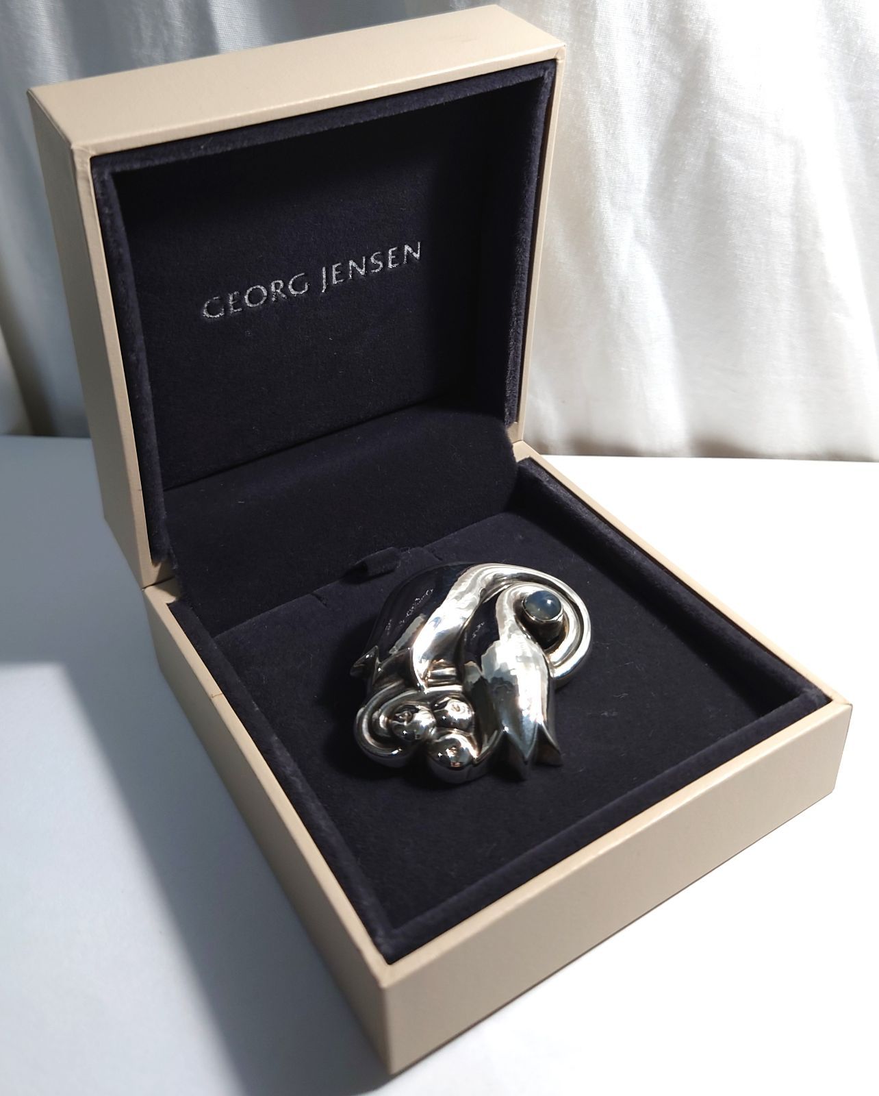   ムーンストーン ブローチ 100C Georg Jensen ジョージジェンセン ブローチ 100C ムーンストーン 箱