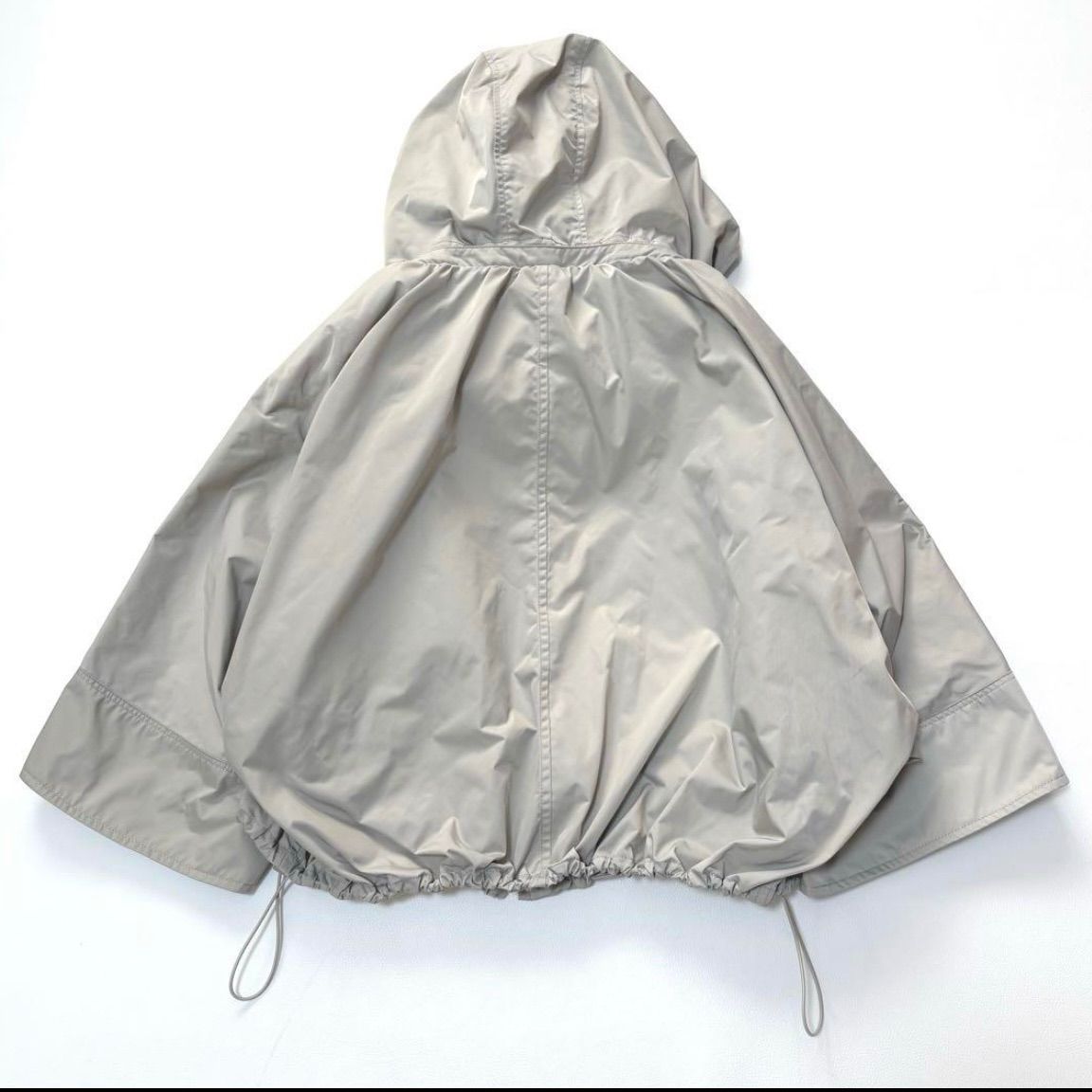 ギャザーマウンテンパーカー