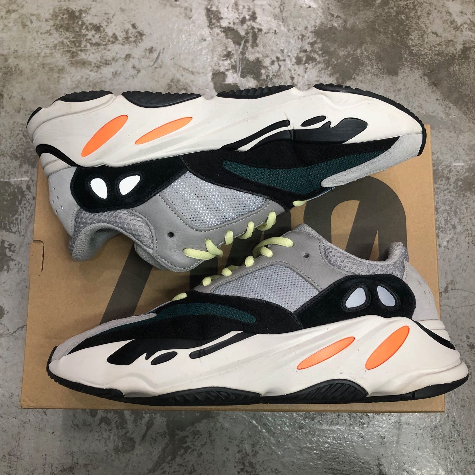 国内正規 adidas YEEZY BOOST 700 WAVE RUNNER B75571 ウェーブ 