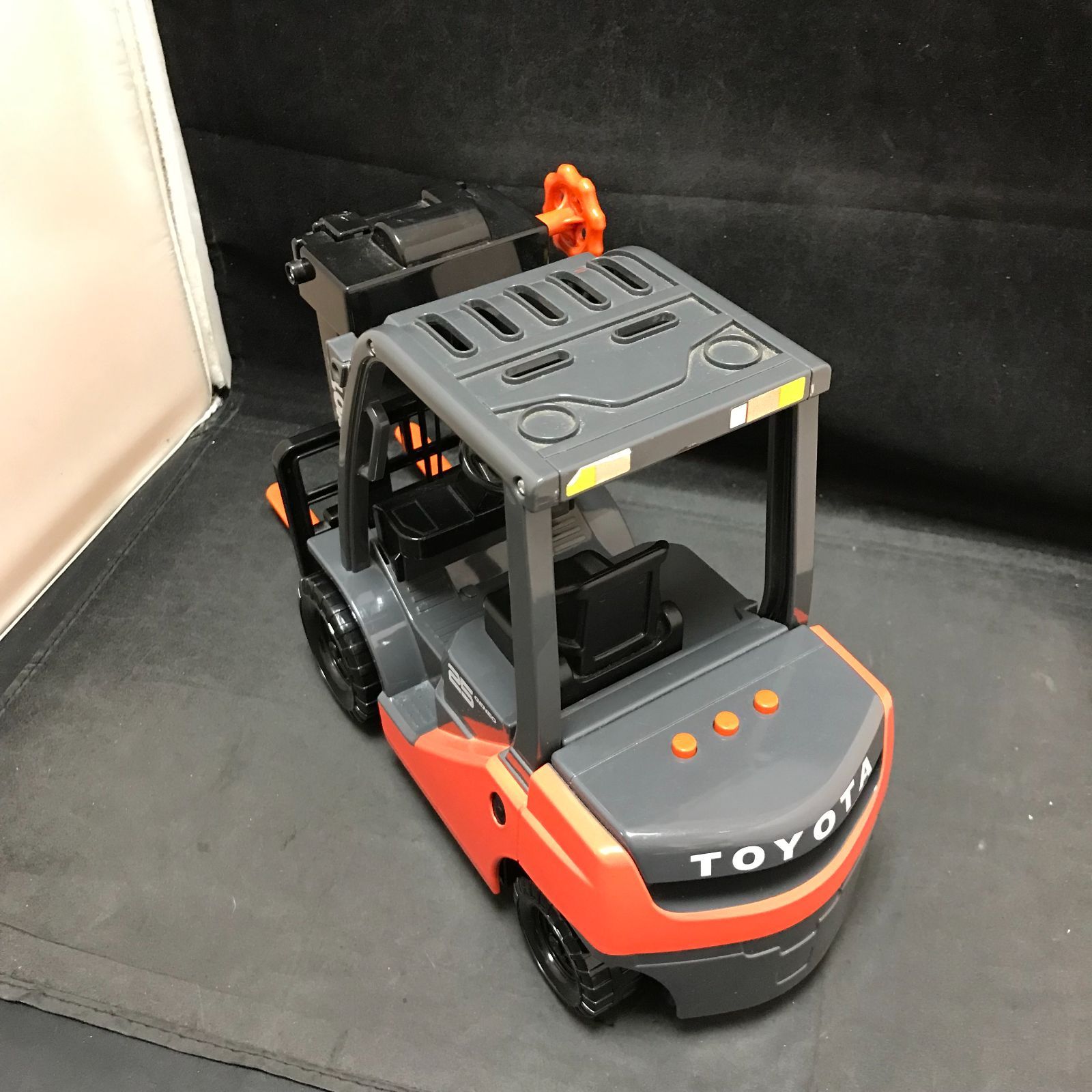 1833 TOYOTA トヨタ フォークリフト おもちゃ 非売品 【パーツ欠