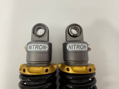 リアサスペンションツインショック