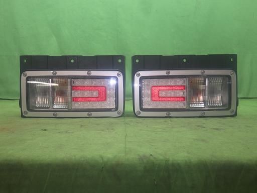 デコトラ 新車外し 日野 純正 テールランプ 左右