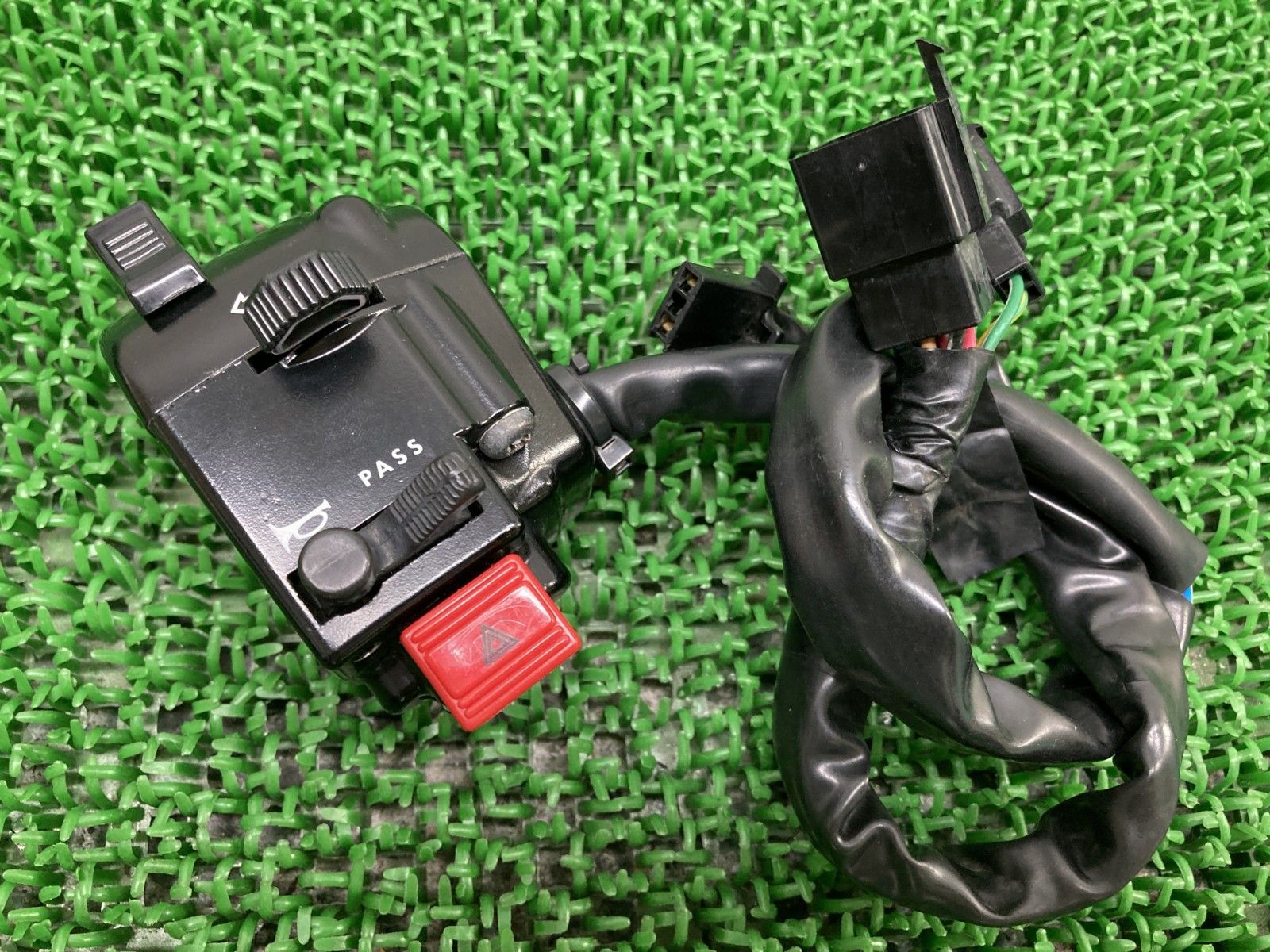 W800 ハンドルスイッチ 左 カワサキ 純正 中古 EJ800A スイッチ