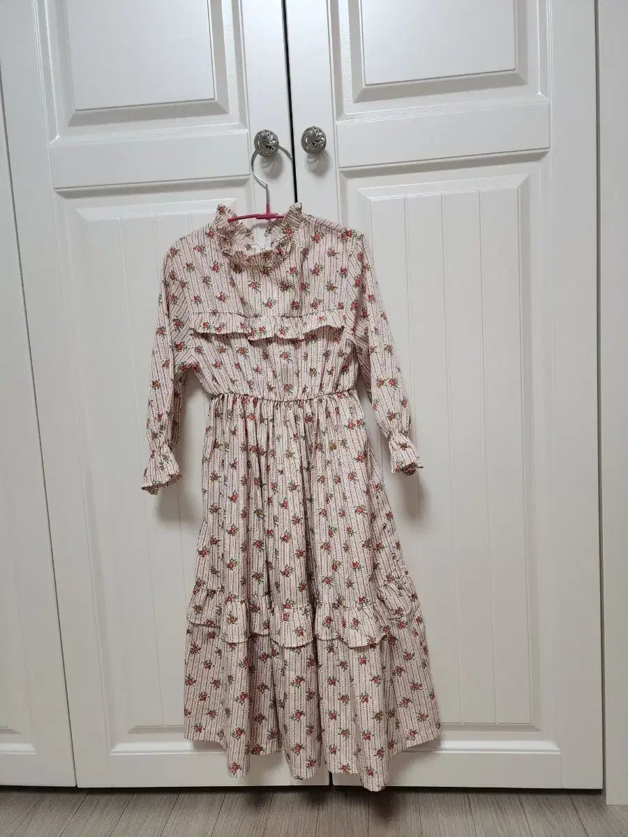 紅紫檀の座卓、ひび割れあり