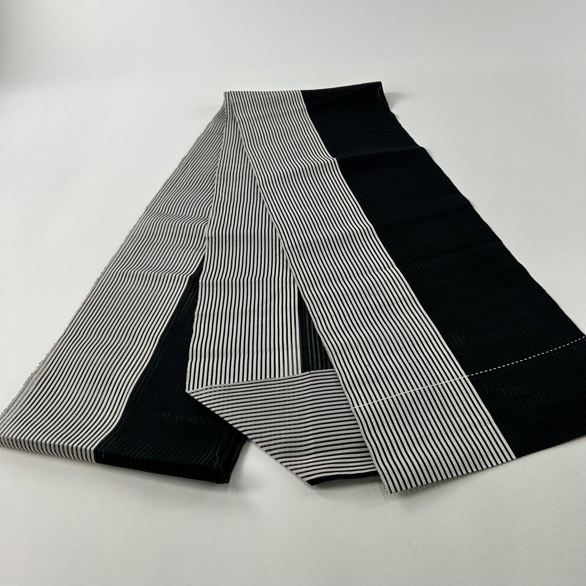 5-293 夏帯 夏物 名古屋帯 八寸 美品 正絹 着物 松葉仕立て 絽 名古屋帯 名品 夏帯 絽 八寸名古屋帯 松葉仕立て 縞 黒 正絹 【中古