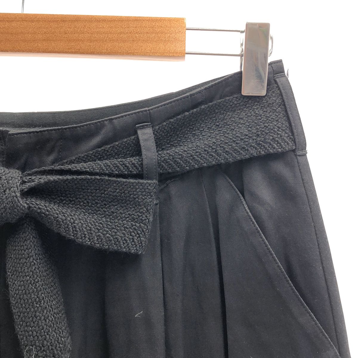 NOWOS ノーウォス Rrayon tuck pants タック テーパードパンツ M ブラック レディース