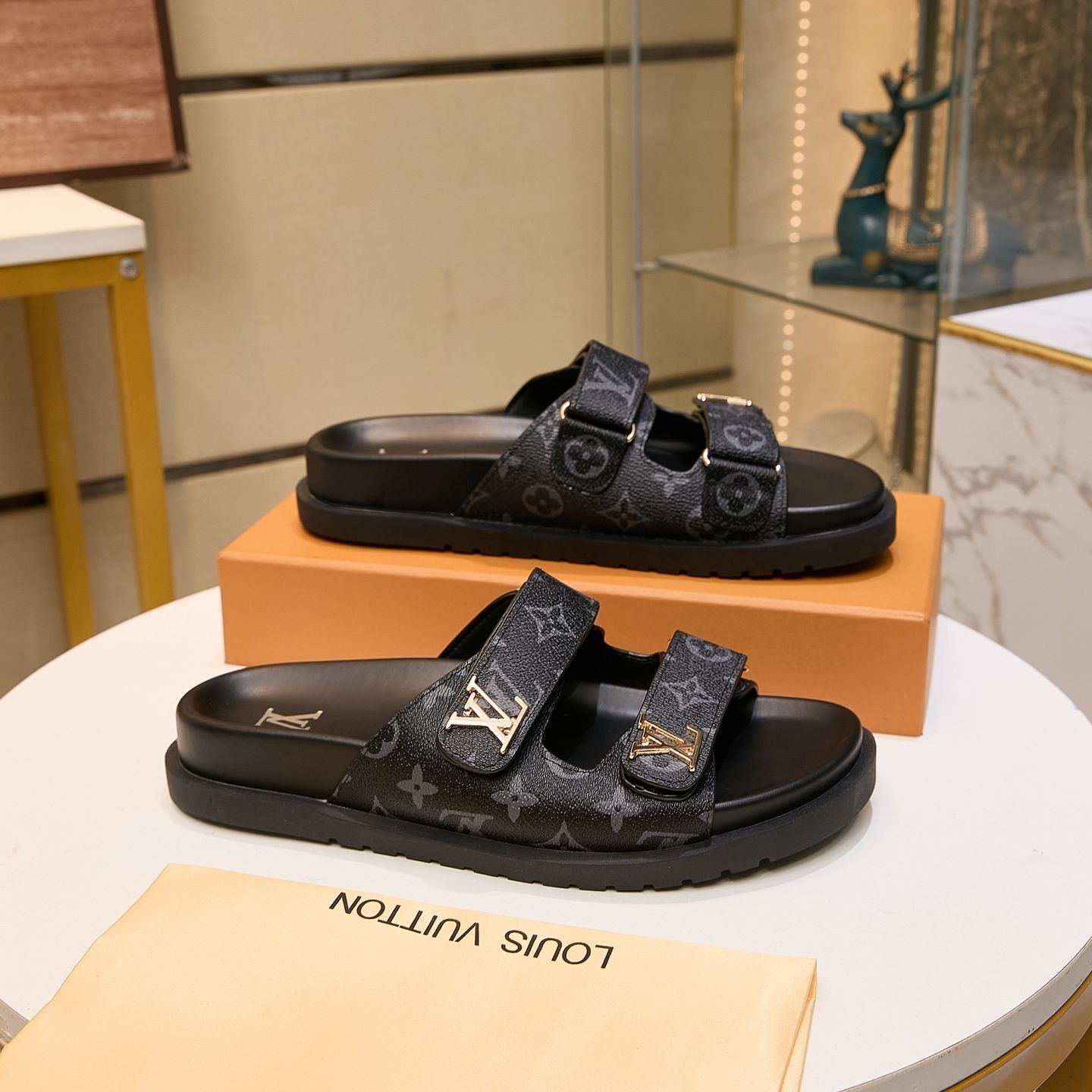 上品♪ Louis Vuitton サンセットコンフォートサンダル Louis Vuitton ルイ・ヴィトン サンセット コンフォート