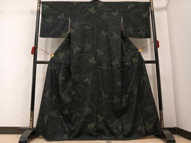 平和屋着物●本場結城紬　重要無形文化財　芝舞蝶文　阪急百貨店扱い　正絹　逸品　未使用　AABC6855ph 平和屋着物○本場結城紬 重要無形文化財 芝舞蝶文 阪急百貨店扱い 正絹