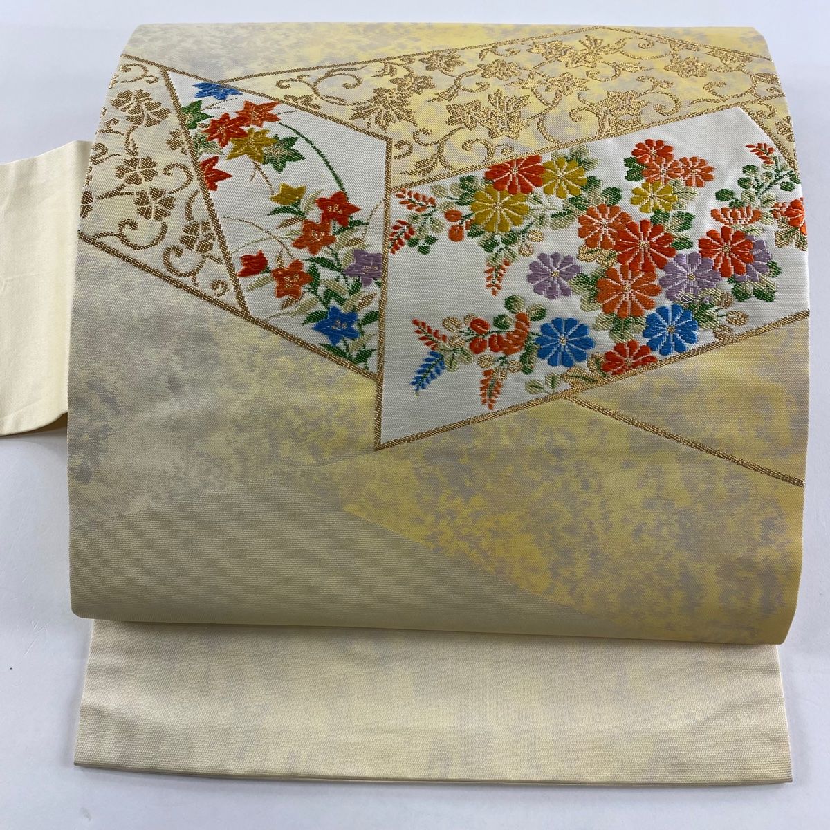 名古屋帯 優品 菊 花唐草 箔 唐織 薄黄 正絹 【中古】 - バイセル