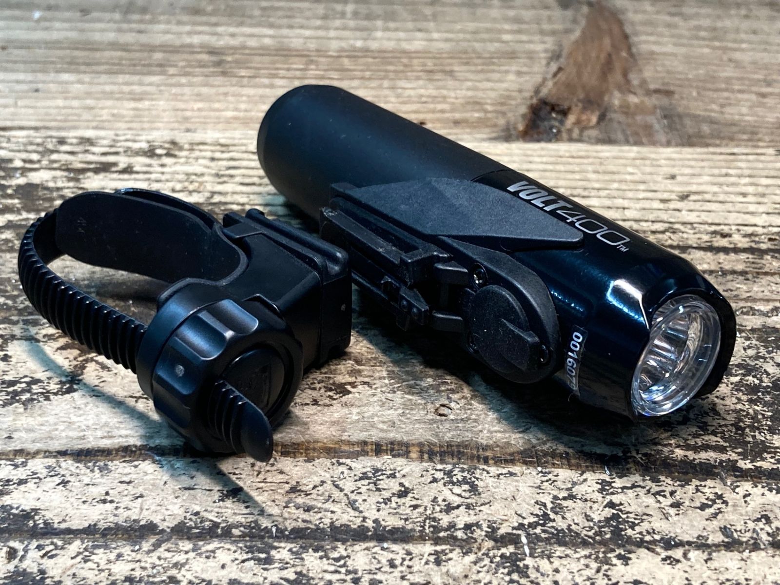 JK606 キャットアイ CATEYE VOLT400 フロントライト 黒 点灯確認済み