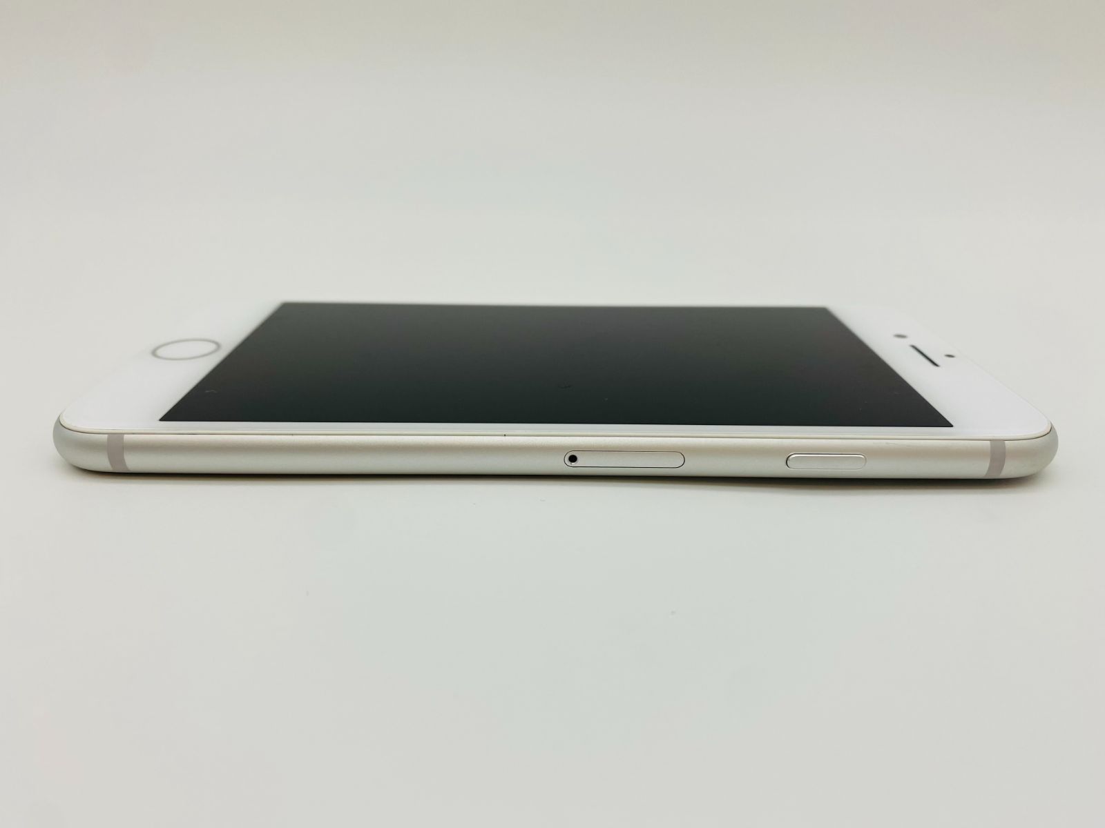 076★美品★iPhone8 64GB SV/シムフリー/バッテリー100% ☆美品☆iPhone8 64GB シルバー/シムフリー/新品バッテリー100
