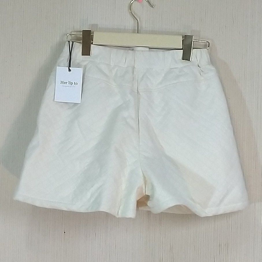パンツ Her Lip to Quilted Flare Bell Shorts Her lip to（ショートパンツ）のフリマアイテム一覧