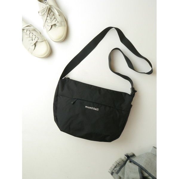 モンベル ショルダーバッグ 鞄 黒 （101S+3230）23H 暮らしを彩るポカポカマルシェ メルカリ