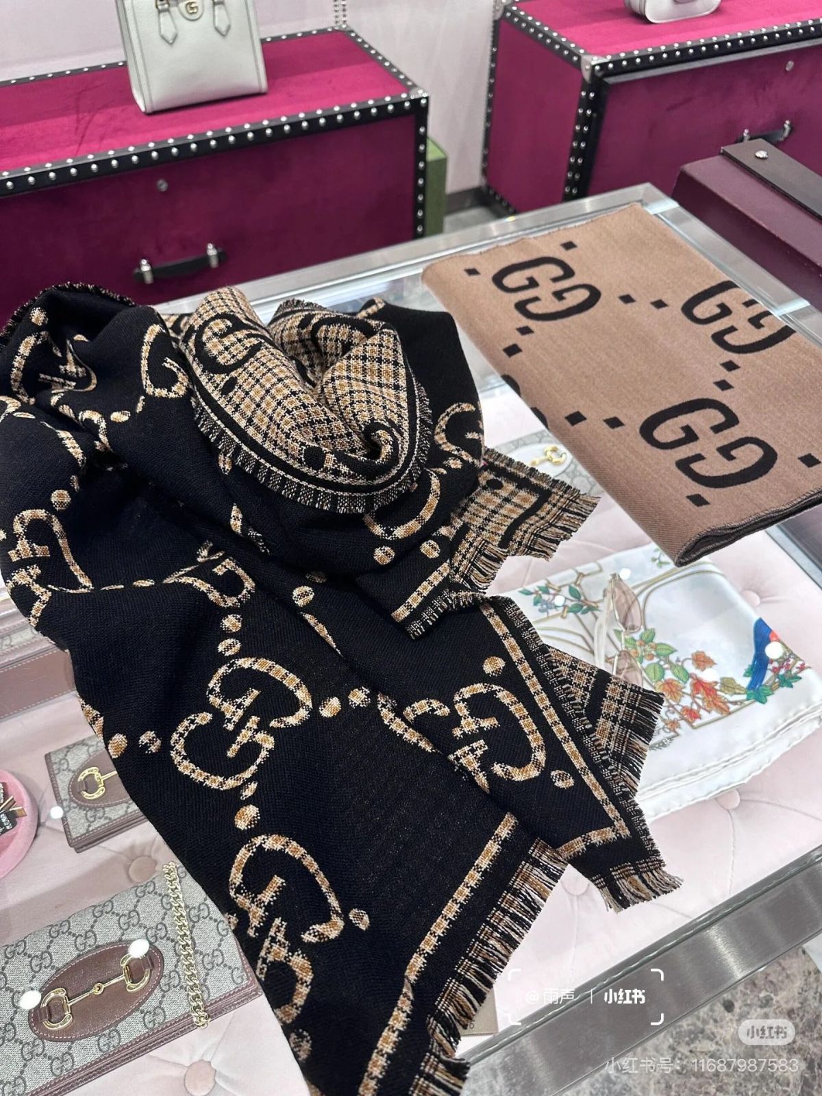 Gucci｜手に入らないチェック柄マフラー！！入荷しました