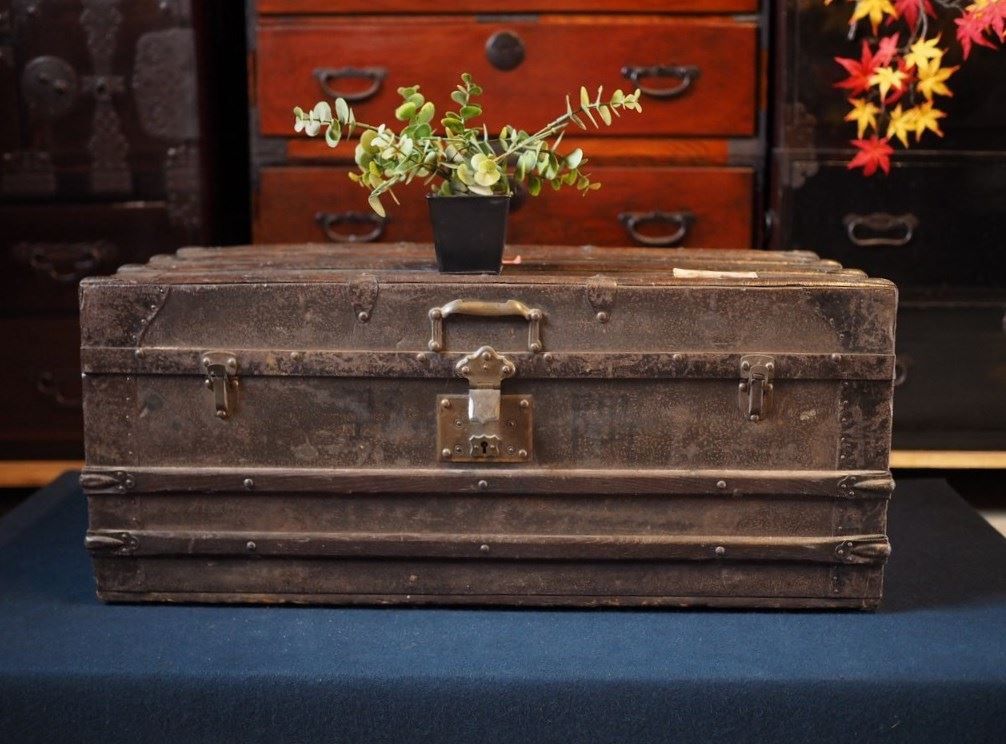 アンティーク　大型トランク 鉄と木で造られたアンティークトランク 鈴木鞄店 昭和初期 古録