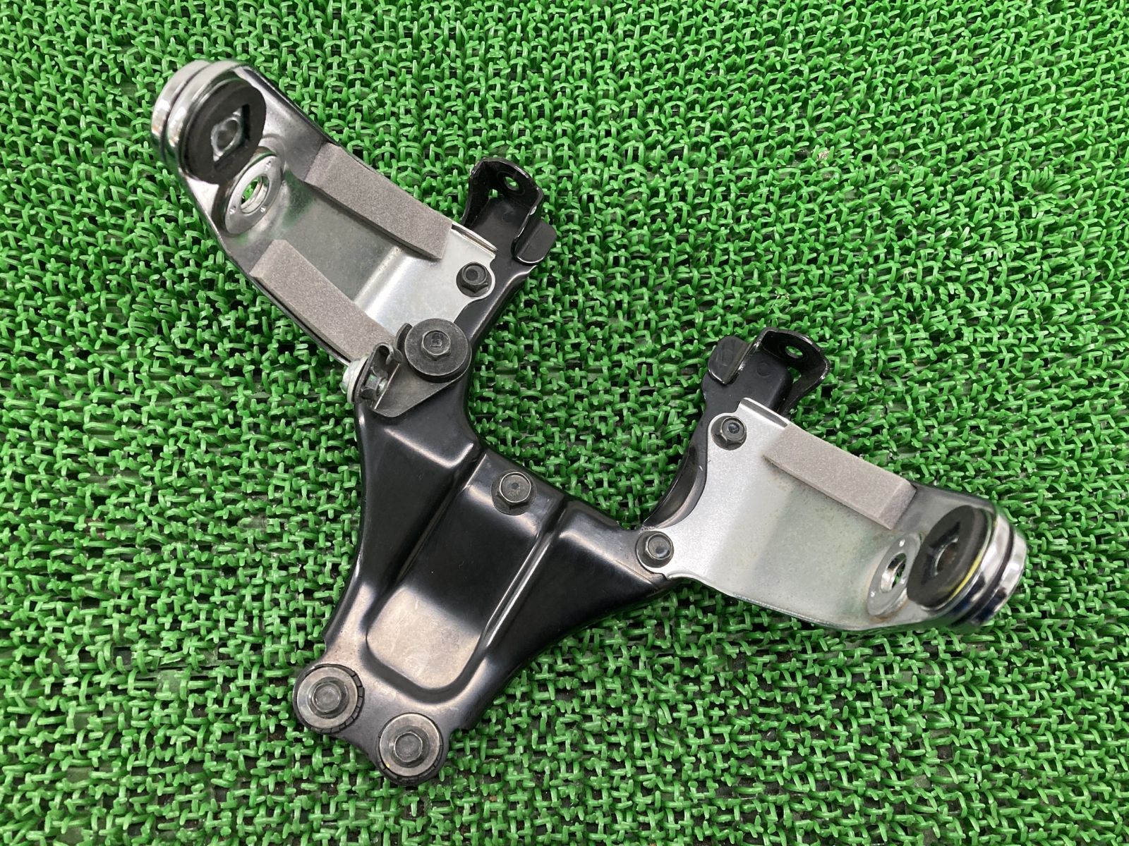 レア！　sr400 純正調　ヘッドライトステー SR400 ヘッドライトステー RH01J-024*** ヤマハ 純正 中古 バイク 部品