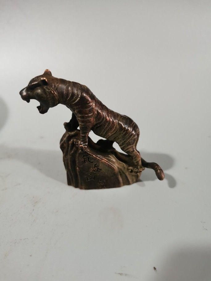 銅制 干支虎 虎嘯生財 家庭 事務室 机面 置物 装飾品 現代工芸品 銅制 干支虎 虎嘯生財 家庭 事務室 机面 置物 装飾品 現代工芸品